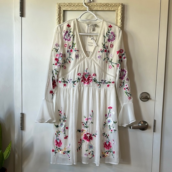 ASOS | Pink and Red Bell Sleeve Sundress MIDI with Embroidery - Picture 5 of 16